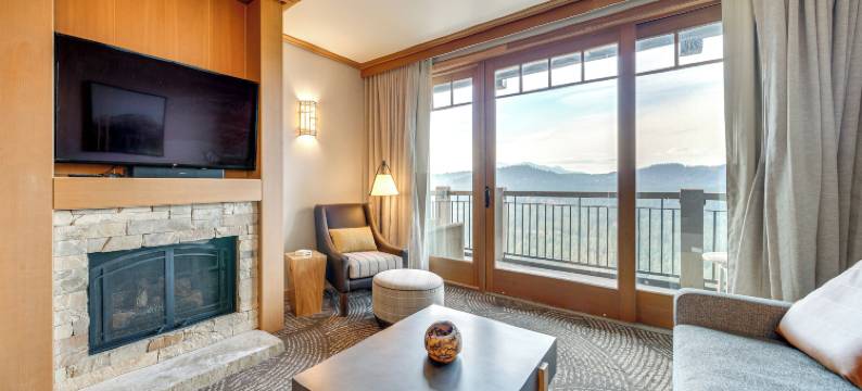 山景和泳池通道：克利艾伦公寓！(CLE Elum Condo with Pool Access and Mountain Views)图片