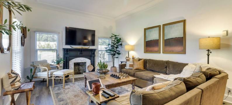 火坑和庭院：翻新的冬季花园家园！(Fire Pit & Yard: Updated Winter Garden Home!)图片