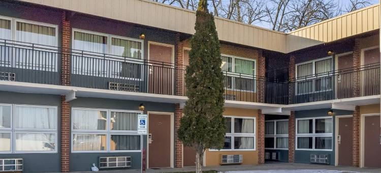 OYO 近魔鬼湖地区机场的魔鬼湖旅馆(Devils Lake Inn by OYO Near Devils Lake Regional Airport)图片