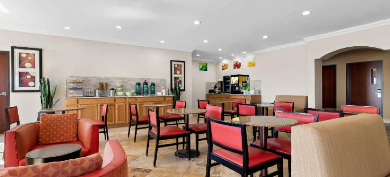 品质酒店及套房麦卡莱斯特69号公路(Quality Inn & Suites McAlester on Hwy 69)图片