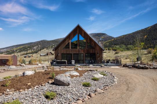 Breathtaking Views and Gourmet Kitchen - Elegant Luxury Retreat