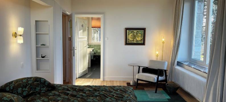 靠近开满鲜花的池塘(Aux étangs fleuris)图片