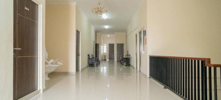 红多兹酒店@泗水苏科马马农格尔(RedDoorz at Sukomanunggal Surabaya)图片