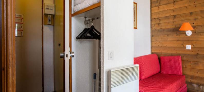 Studio 4 People - Budget图片