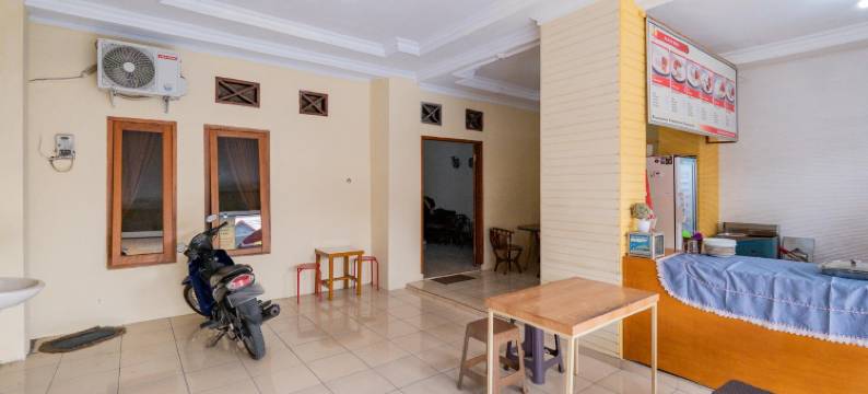 红门伊斯兰酒店 @ 马尼尼湖萨沃贾贾尔(RedDoorz Syariah at Danau Maninjau Sawojajar)图片