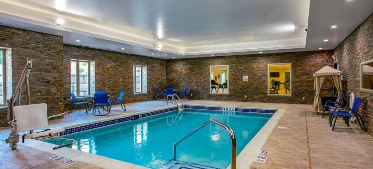 菲什基尔 84 号州际公路附近舒适全套房酒店(Comfort Suites Fishkill Near Interstate 84)图片