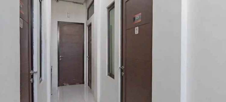 红多兹酒店-加鲁马斯(RedDoorz @ Galuh Mas)图片