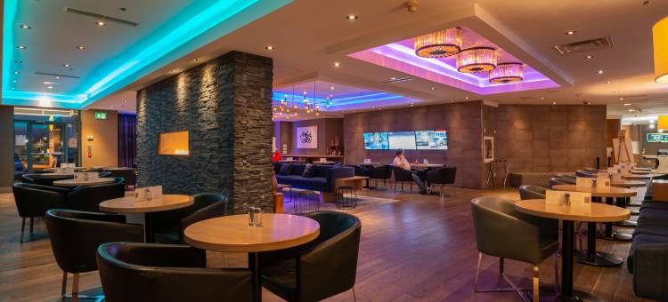 桑德曼标志米西索加酒店(Sandman Signature Mississauga Hotel)图片