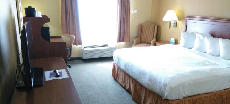 克林顿呗盟套房酒店(Baymont by Wyndham Clinton)图片