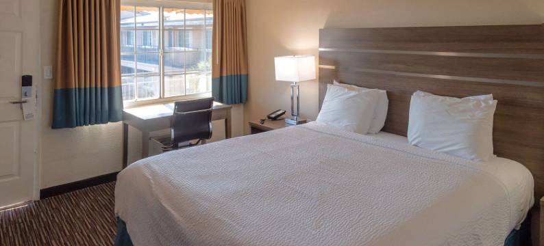 罗德威酒店-靠近大学-通往优胜美地(Rodeway Inn Near University-Gateway to Yosemite)图片