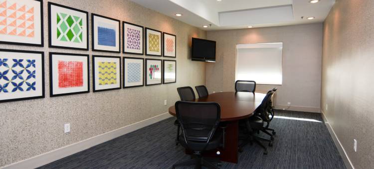 智选假日套房酒店新波士顿(Holiday Inn Express & Suites NEW BOSTON by IHG)图片