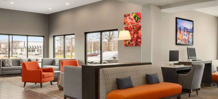 圣路易斯66号公路拉昆塔温德姆套房酒店(La Quinta Inn & Suites by Wyndham St Louis Route 66)图片