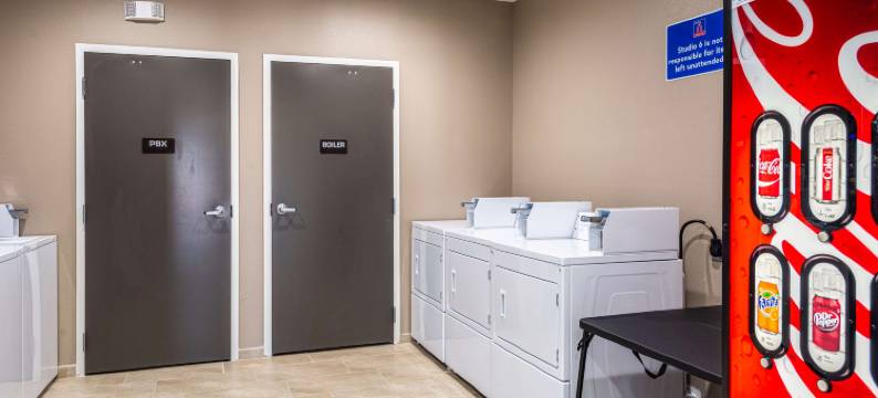 路易斯安那查尔斯湖 6 号开放式客房酒店(Studio 6 Lake Charles, La)图片