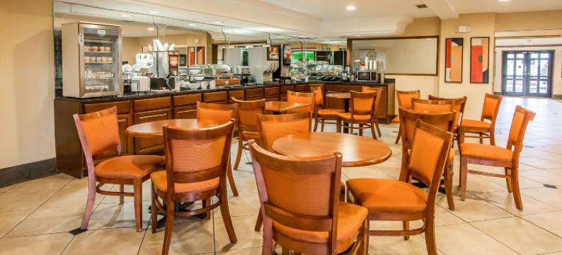 门罗酒店及高级宴会(Econo Lodge Inn & Suites Monroe)图片