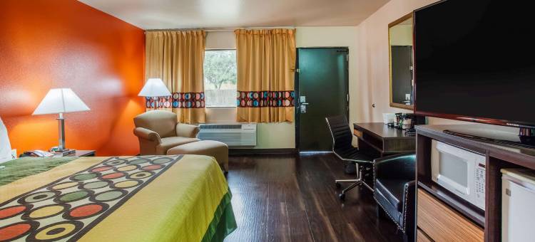 吉丁斯温德姆速 8 酒店(Super 8 by Wyndham Giddings)图片