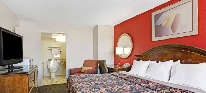 诺福克军事圈戴斯酒店(Days Inn by Wyndham Norfolk Military Circle)图片