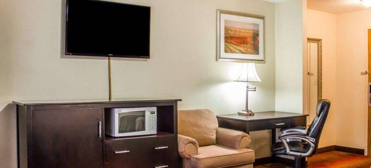 麦克阿瑟机场罗德威旅馆(Rodeway Inn MacArthur Airport)图片