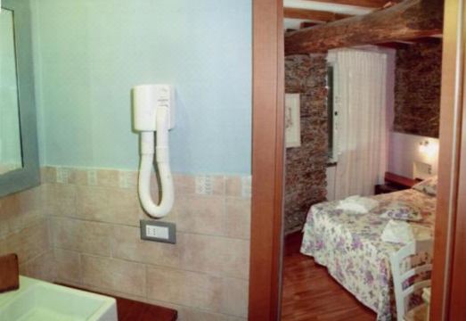 L'Ancora Hotel Overview