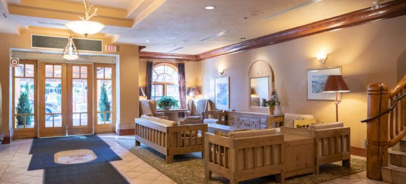 班夫驯鹿水疗小屋(Banff Caribou Lodge and Spa)图片