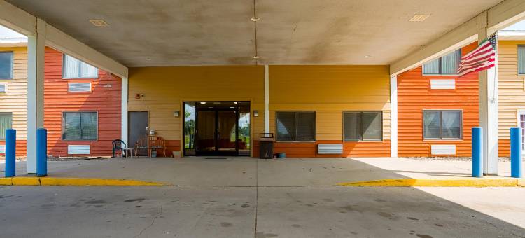 OYO 雷德伍德福尔斯酒店 - 近杰克波特娱乐场(OYO Hotel Redwood Falls Near Jackpot Casino)图片