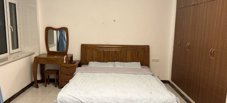 房东卖江鱼的小鹤公寓(繁荣街分店)图片