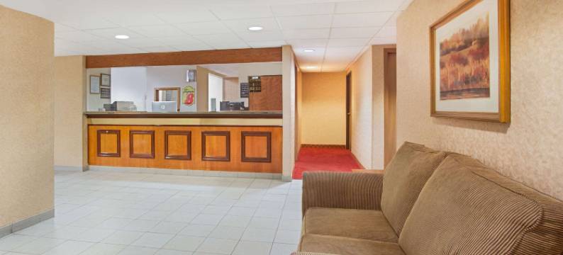 迪凡斯速8酒店(Super 8 by Wyndham Defiance)图片