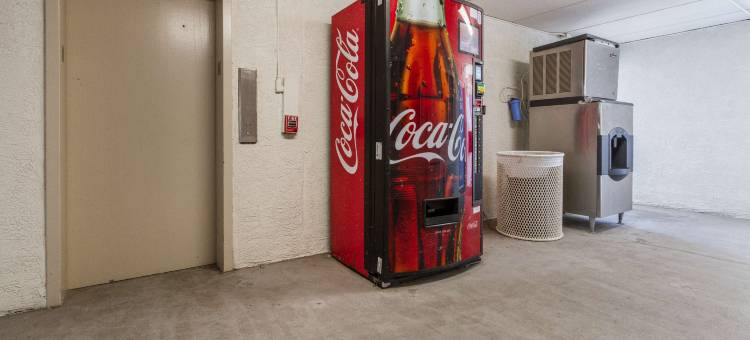 亚利桑那坦佩 - 凤凰城机场 - 牧师大道 6 号汽车旅馆(Tempe, AZ – Phoenix Airport – Priest Dr)图片