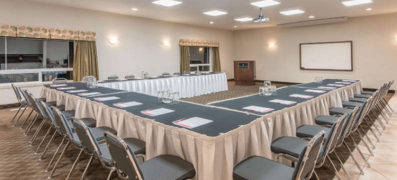 温赖特华美达酒店(Ramada by Wyndham Wainwright)图片