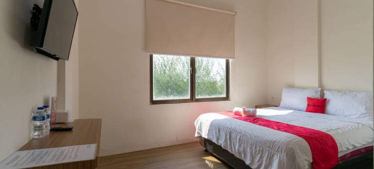 红多兹酒店-MMTC德利沙登综合大楼(RedDoorz @ Komplek Mmtc Deli Serdang)图片