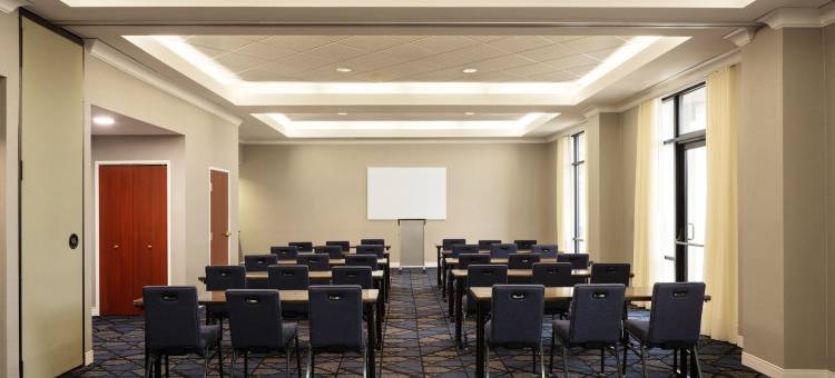 路易斯威尔机场万怡酒店(Courtyard Louisville Airport)图片