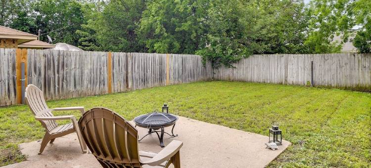 距市中心3英里：沃克萨哈奇联排别墅带火坑(3 Mi to Dtwn: Waxahachie Townhome w/ Fire Pit)图片