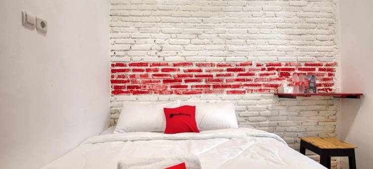 红多兹伊斯兰酒店-J1曾格尔阿亚姆达拉姆(RedDoorz Syariah @ Jl. Cengger Ayam Dalam)图片