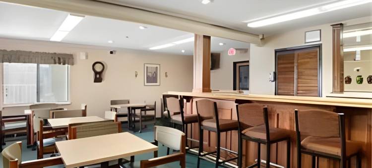 温德姆华美达特尔城酒店(Ramada by Wyndham Tell City)图片