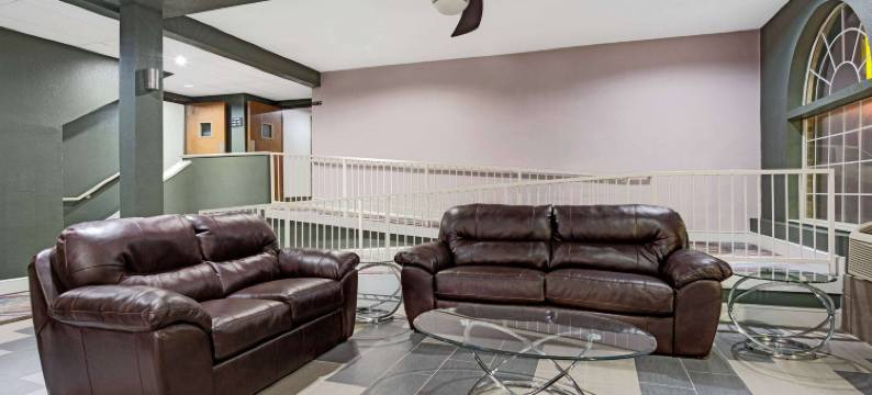 堪萨斯城温德姆速8酒店(Super 8 by Wyndham Kansas City)图片