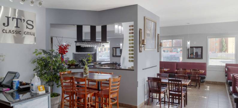 品质酒店及套房埃德蒙顿国际机场(Quality Inn & Suites Edmonton International Airport)图片