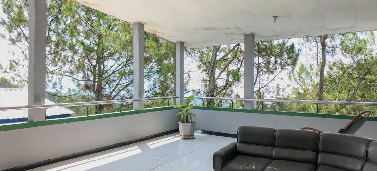 OYO 90132莱雅马斯酒店(Hotel Lie Mas Prigen Pasuruan Mitra RedDoorz)图片