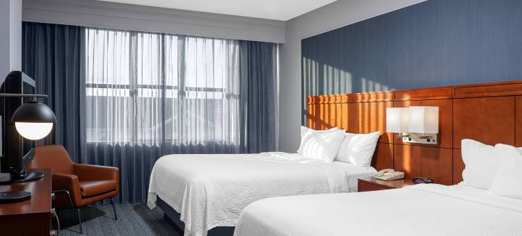 长岛麦克阿瑟机场万怡酒店(Courtyard Long Island MacArthur Airport)图片