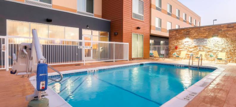 普莱森顿万枫酒店及套房(Fairfield Inn & Suites Pleasanton)图片