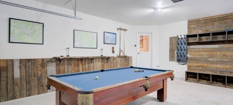 Private Hot Tub! Pool Table, Mountain Views, Ski Shuttle Close by!图片