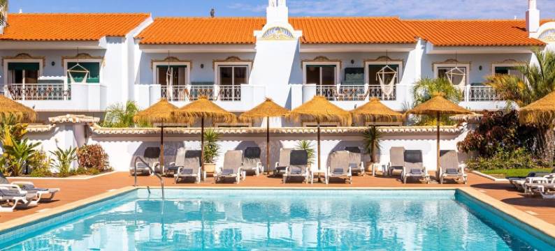 吉拉马尔图李斯特克斯公寓式酒店(Giramar Apartamentos Turisticos)图片