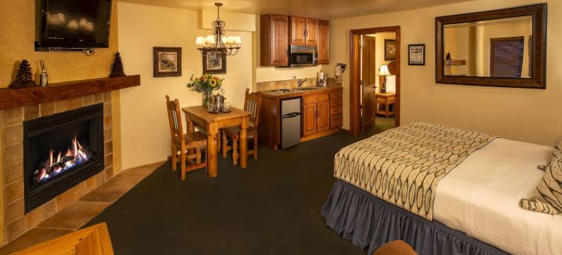 阿尔卑斯一田一墅套房酒店(Alpine Village Suites)图片