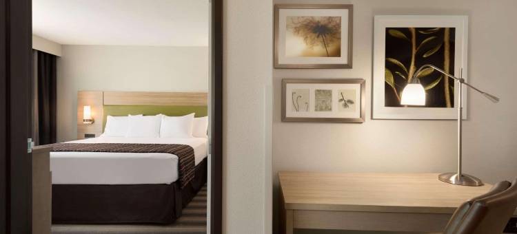 丽笙爱荷华州印地安诺拉乡村套房酒店(Country Inn & Suites by Radisson, Indianola, IA)图片