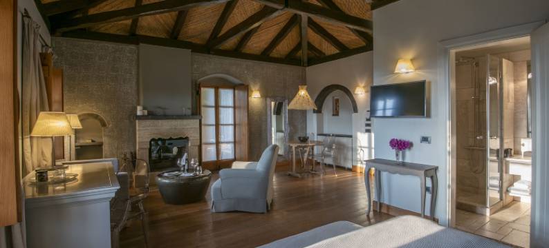 水池酒店(Kinsterna Hotel)图片