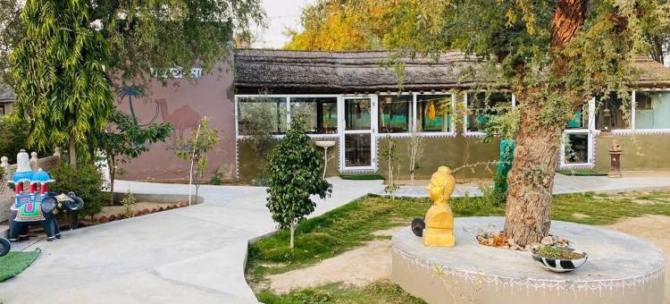 沙漠夜晚酒店(Desert Nights)图片