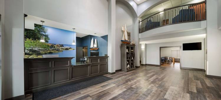 达拉斯湖贝斯特韦斯特优质套房酒店(Best Western Plus Lake Dallas Inn  Suites)图片
