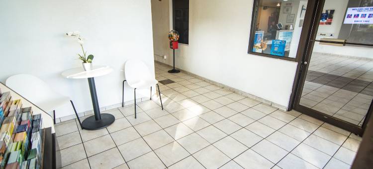 奥兰多6号基西米正门东汽车旅馆(Motel 6 Kissimmee, FL - Orlando)图片