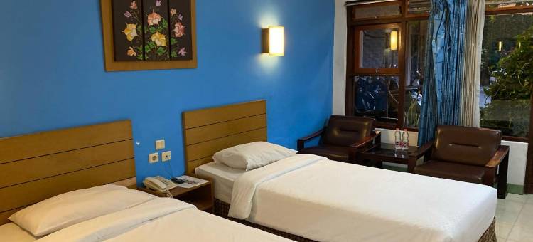 离印尼日惹黎波购物广场近的乐斯塔里酒店(Hotel Lestari Near Lippo Plaza Mall Jember Mitra RedDoorz)图片