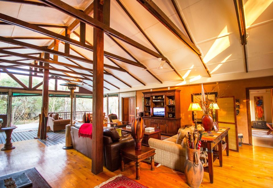 Thornwood Hotel Overview