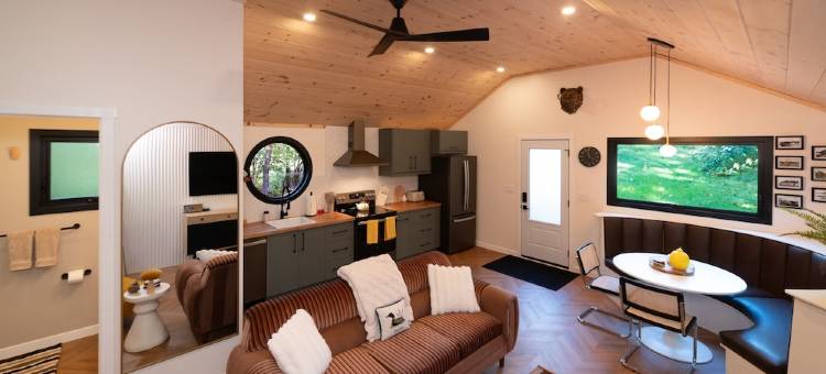 Bala Vida Cottage Steps to Lake Muskoka with Fire Pit & New Cedar Barrel Sauna图片