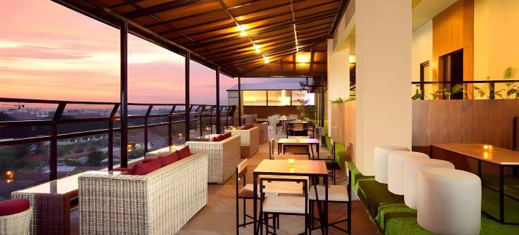 黄星格加彦酒店(Yellow Star Gejayan Hotel)图片